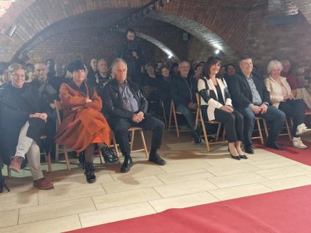 Prlek si je nekej zmisla (2)